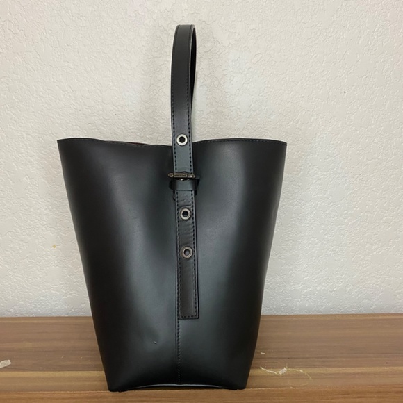 Arya Couture Firenze Hobo Bucket Bag - Picture 7 of 16